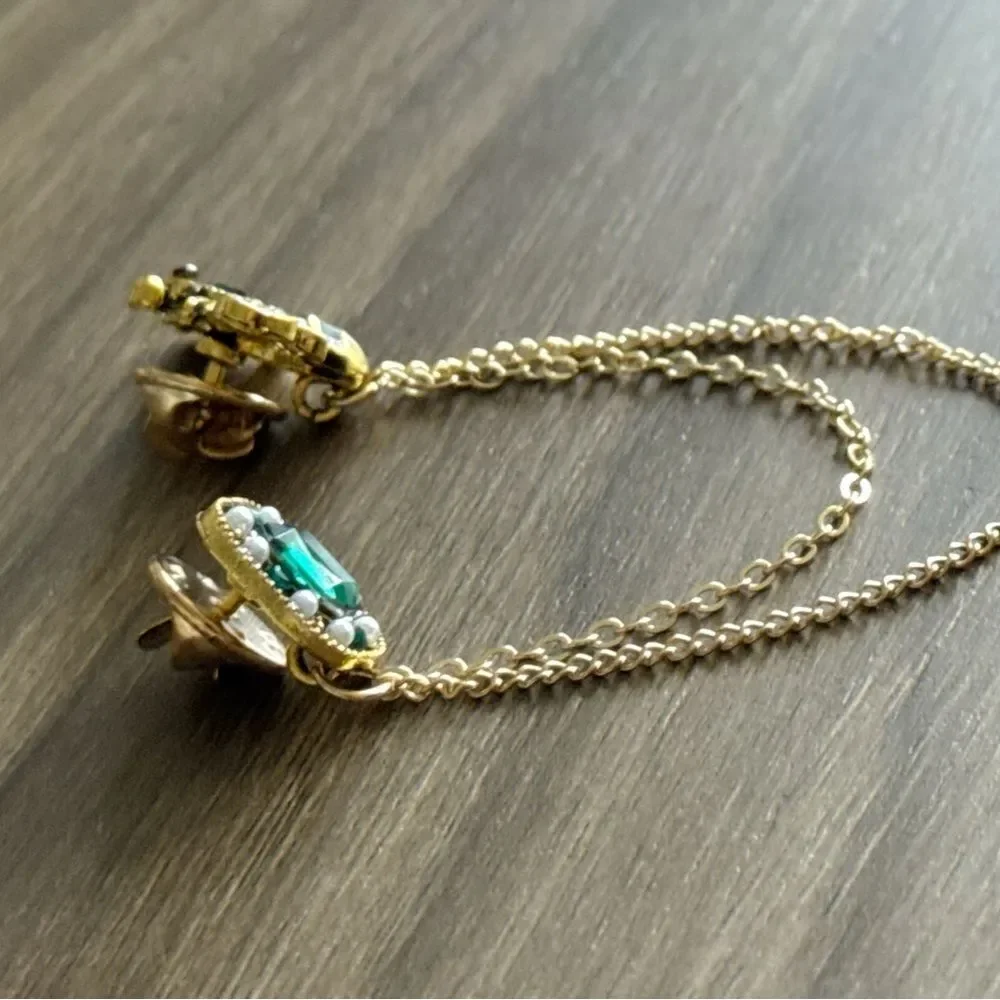 Gold and Green Bee Brooch Q598